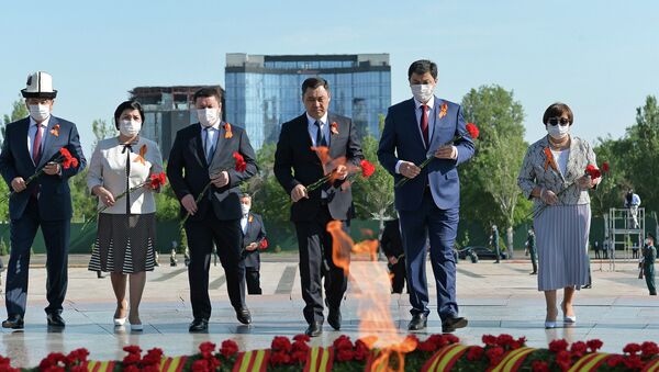 Митинг-реквием по случаю 76-й годовщины Победы в ВОВ на площади Победы в Бишкеке - Sputnik Кыргызстан