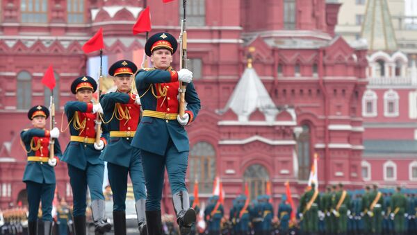 Военный парад, посвящённый 74-й годовщине Победы в Великой Отечественной войне - Sputnik Кыргызстан