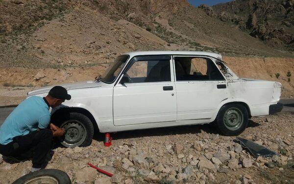 В Лейлекском районе во время конфликта на границе было угнано 16 машин - Sputnik Кыргызстан
