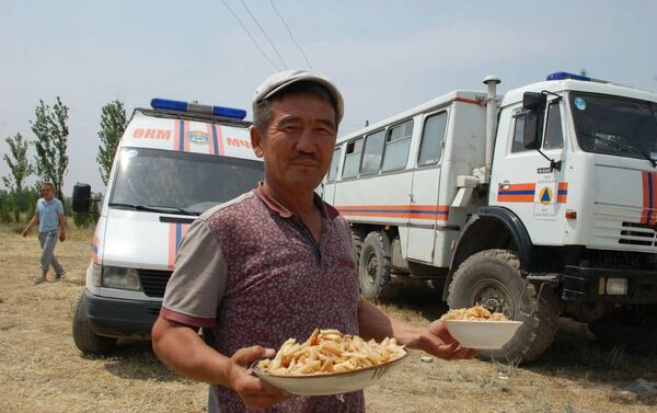 Организовано горячее питание - Sputnik Кыргызстан