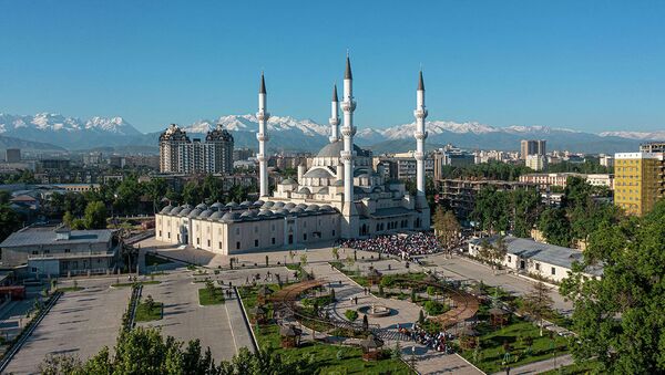 Айт-намаз в Бишкеке с высоты птичьего полета — видео - Sputnik Кыргызстан