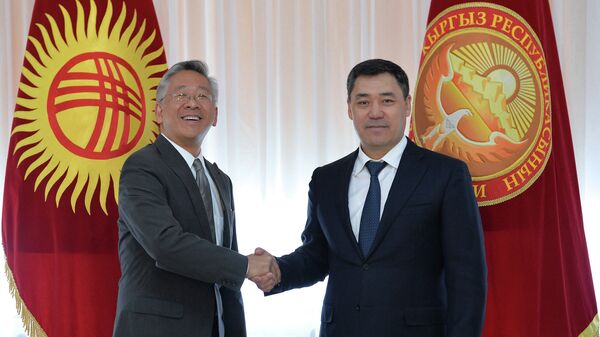 Президент Садыр Жапаров жана АКШнын Кыргызстандагы элчиси Дональда Лу - Sputnik Кыргызстан