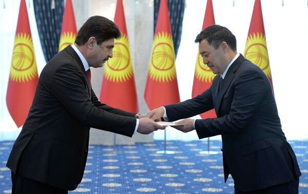 Президент Кыргызстана Садыр Жапаров принял верительные грамоты от новых послов шести стран - Sputnik Кыргызстан