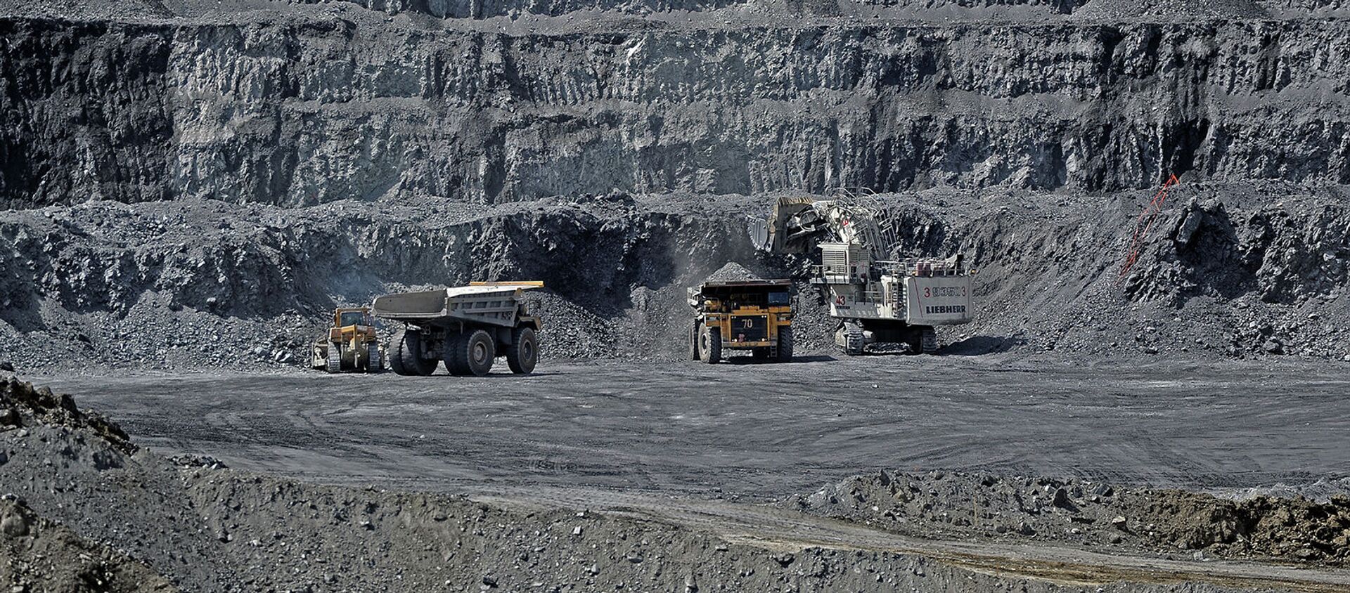 Добыча золотоносной руды на руднике Кумтор разрабатываемый компанией Centerra Gold Inc. - Sputnik Кыргызстан, 1920, 17.05.2021