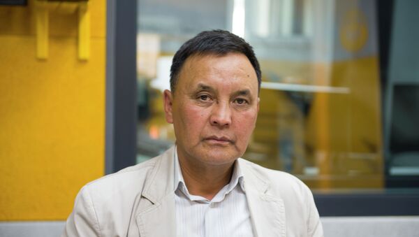 Главный специалист Министерства сельского, водного и лесного хозяйства КР Джумабек Мамбеталиев - Sputnik Кыргызстан