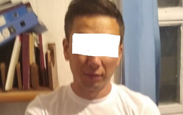 20 мая примерно в 22:00 всему личному составу поступила информация, что в Октябрьском районе Бишкека двое неизвестных похитили 19-летнюю девушку. Был объявлен план Перехват - Sputnik Кыргызстан