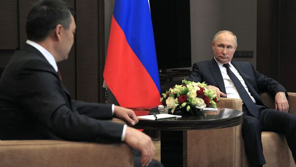 Президент РФ Владимир Путин во время встречи с президентом КР Садыром Жапаровым в Кремле. Архивное фото - Sputnik Кыргызстан