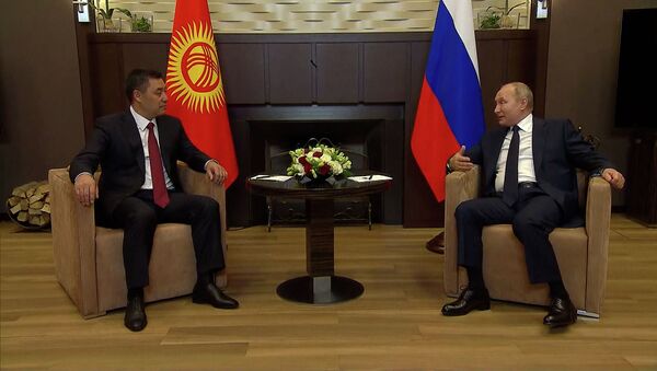 Президенттер Жапаров менен Путиндин жолугушуусу кандай өттү. Видео - Sputnik Кыргызстан