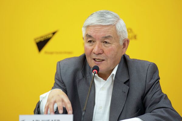 Советник главы ГКС Алышбаев Калыбек - Sputnik Кыргызстан