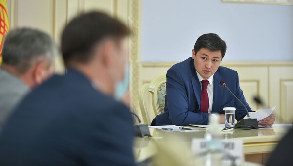 Председатель кабинета министров КР Улукбек Марипов на совещании по обсуждению перечня лекарственных средств и медицинских изделий, освобожденных от НДС. 26 мая 2021 года - Sputnik Кыргызстан