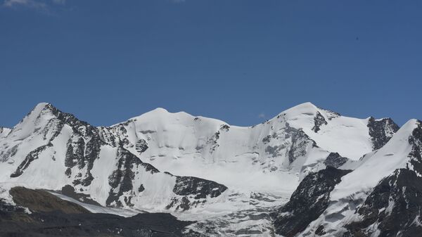 Вид на горы в Иссык-кульской области  - Sputnik Кыргызстан