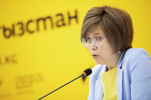 Президент Кыргызстана учредил должность уполномоченного по правам ребенка, им стала Жыпариса Рысбекова - Sputnik Кыргызстан