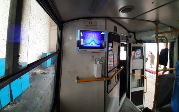 На экранах будут транслироваться ролики о жизни города, а также информация о троллейбусных маршрутах. - Sputnik Кыргызстан