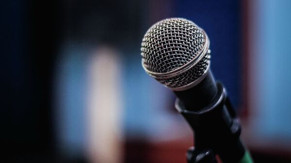 Микрофон на сцене. Архивное фото - Sputnik Кыргызстан