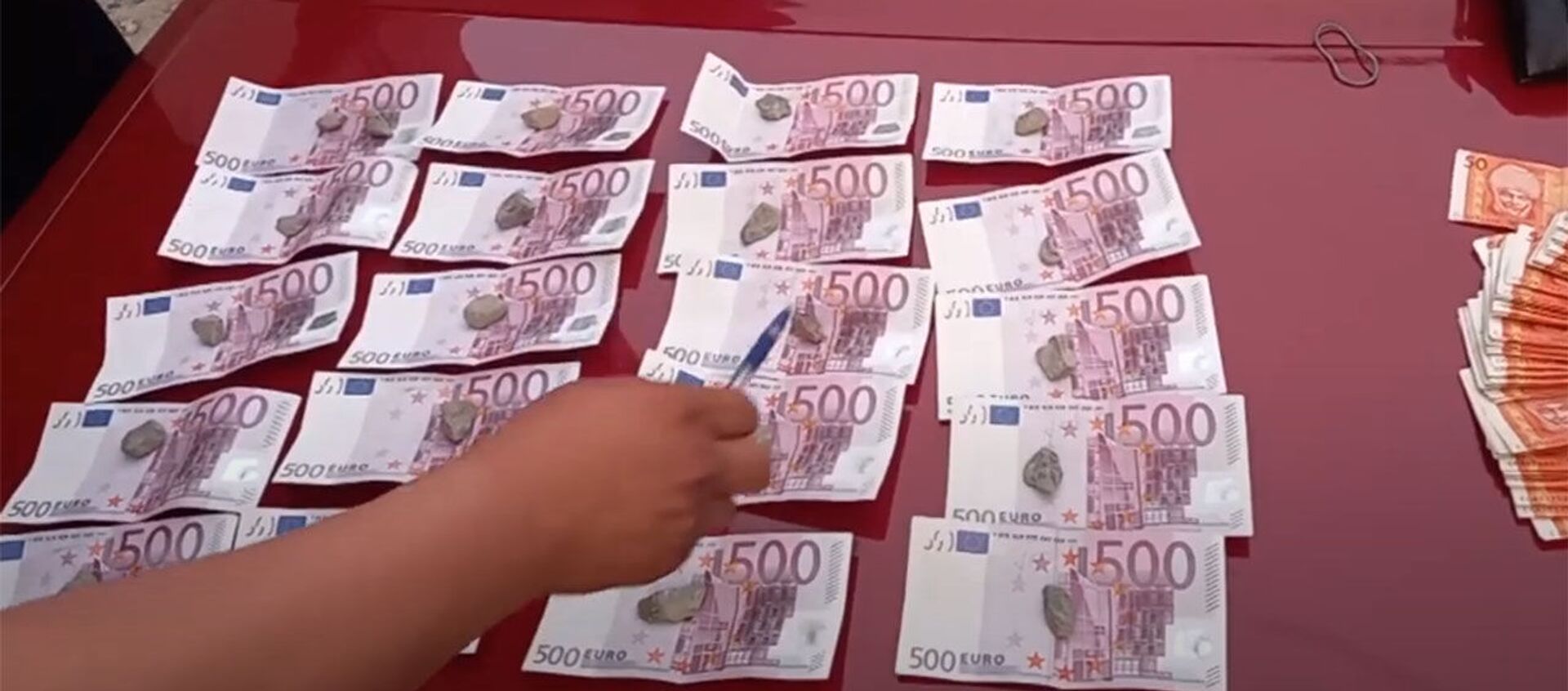 Осторожно! В Кыргызстане изъяли тысячи фальшивых евро — видео - Sputnik Кыргызстан, 1920, 04.06.2021