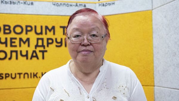 Директор центра человеческого развития Древо жизни Калия Молдогазиева на радио Sputnik Кыргызстан - Sputnik Кыргызстан