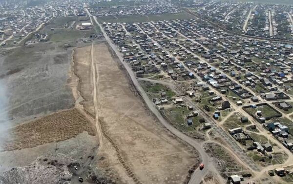 В Бишкеке возобновится работа по закрытию и рекультивации городской свалки, сообщила пресс-служба мэрии - Sputnik Кыргызстан