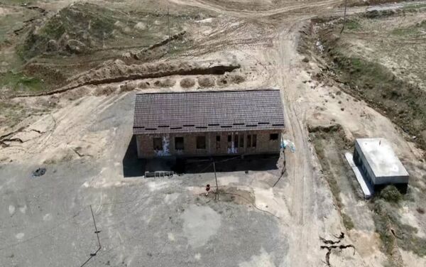 Мэрия отмечает, что из-за расширения территории действующей свалки на 3,8 гектара ожидается увеличение стоимости реализации проекта - Sputnik Кыргызстан
