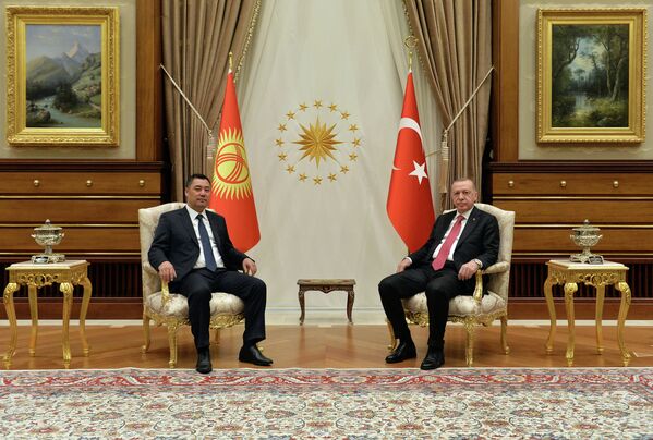 Жапаров менен Эрдоган көзмө-көз жолугушканда - Sputnik Кыргызстан