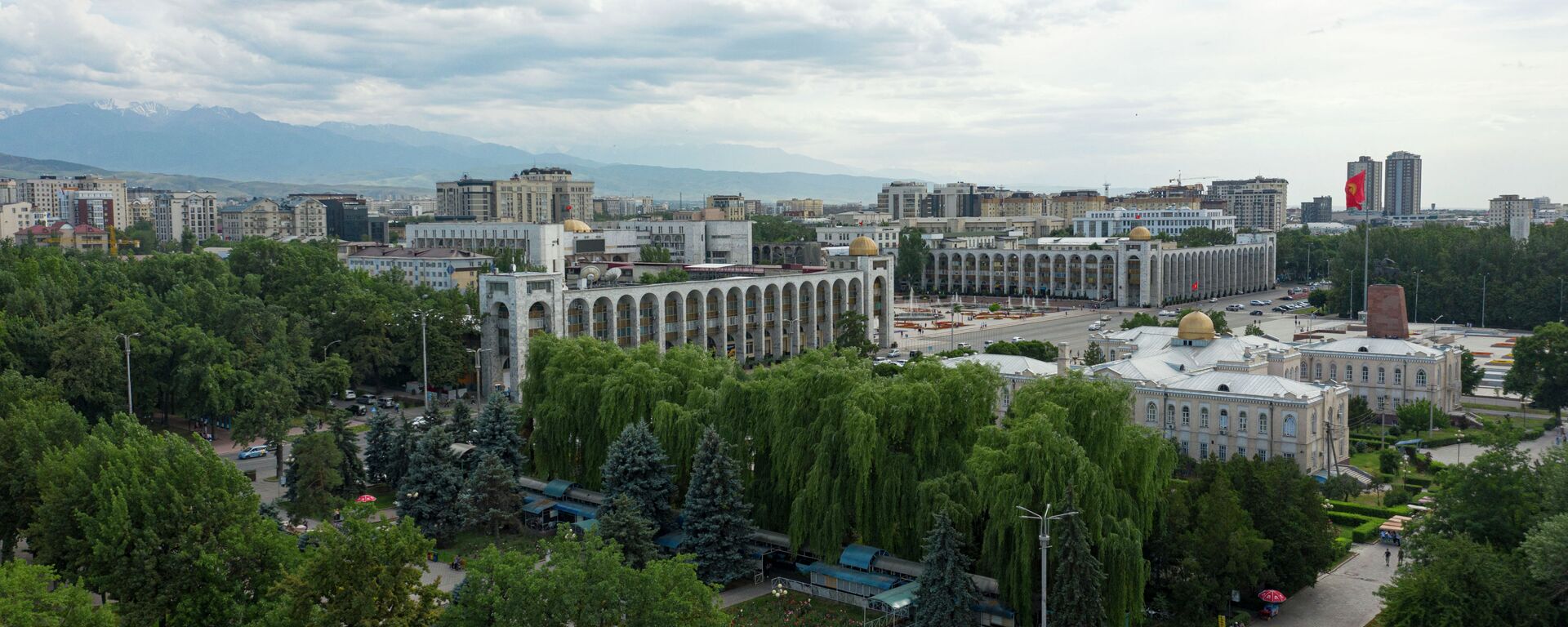 Вид на площадь Ала-Тоо в центре Бишкеке с высоты. Архивное фото - Sputnik Кыргызстан, 1920, 06.08.2021