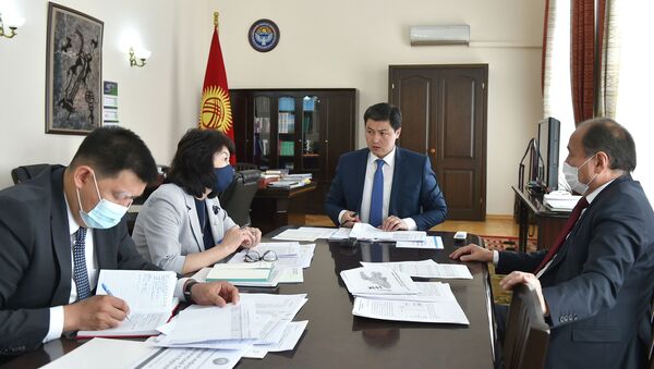Совещание кабинета министров по эпидемиологической ситуации в стране - Sputnik Кыргызстан
