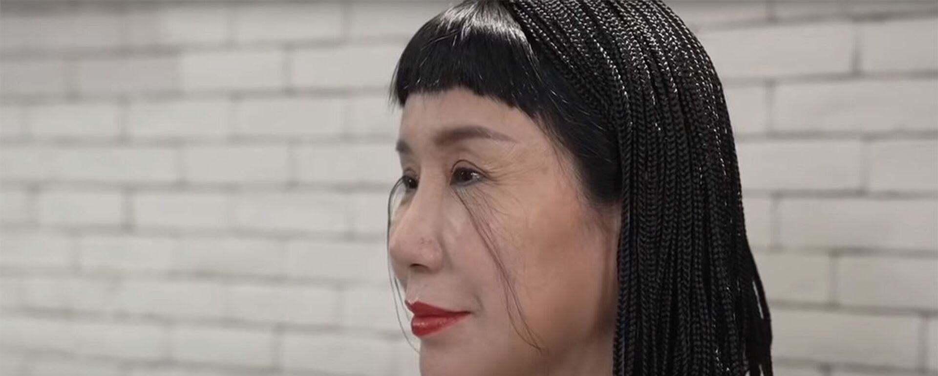 Китаянка отрастила двадцатисантиметровые ресницы — как она выглядит. Видео - Sputnik Кыргызстан, 1920, 15.06.2021