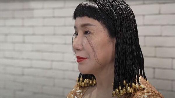 Китаянка отрастила двадцатисантиметровые ресницы — как она выглядит. Видео - Sputnik Кыргызстан