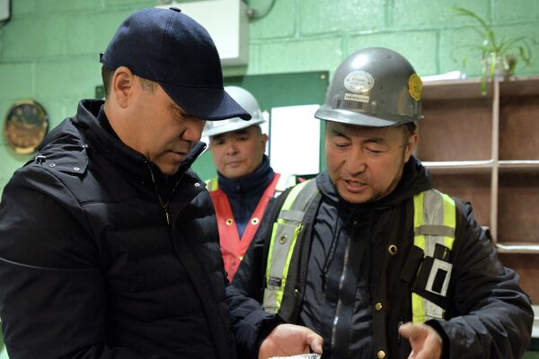 Президент осмотрел золотоизвлекательную фабрику - Sputnik Кыргызстан
