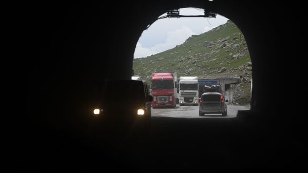 Тоннель имени Кусаина Кольбаева на перевале Тоо-Ашуу - Sputnik Кыргызстан
