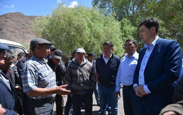 Также Марипов встретился с работниками Орто-Токойского водохранилища и их семьями, проживающими на территории объекта - Sputnik Кыргызстан