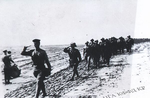 Панфиловцы маршируют на параде. 1943 - Sputnik Кыргызстан