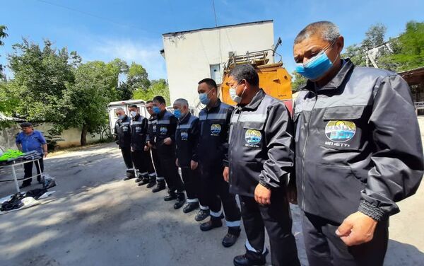 Для безопасного труда техработников заказали 160 наборов защитной одежды, обуви и светоотражающих жилетов - Sputnik Кыргызстан