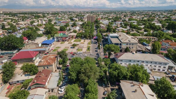 Вид на центральную улицу в городе Джалал-Абад. Архивное фото - Sputnik Кыргызстан