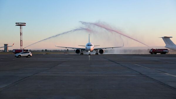 Первый рейс из Кувейта в аэропорту Манас - Sputnik Кыргызстан