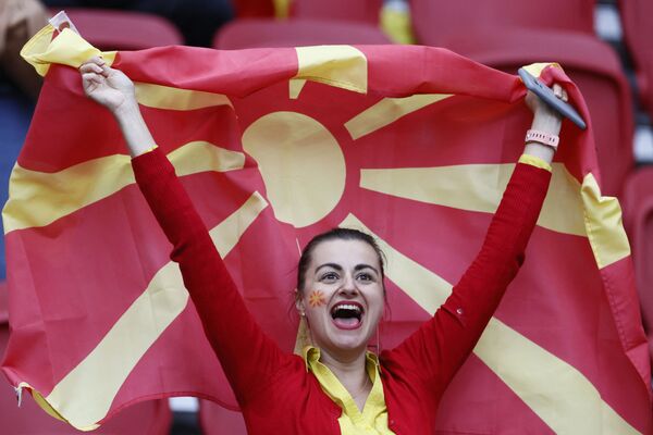 Болельщица Северной Македонии перед футбольным матчем группы C ЕВРО-2020 между Северной Македонией и Нидерландами  - Sputnik Кыргызстан