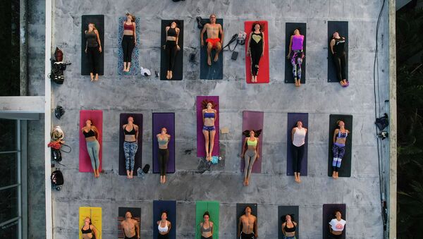 Каракастагы (Венесуэла) студиянын чатырында Эл аралык йога күнүнө карата массалык сабак болду - Sputnik Кыргызстан