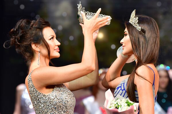 Победительница 25-го юбилейного конкурса Мисс Москва 2021 Аля Саламова - Sputnik Кыргызстан