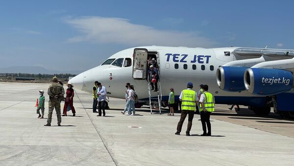 Первый рейс за 8 лет из Джалал-Абада в аэропорту Иссык-Куль - Sputnik Кыргызстан