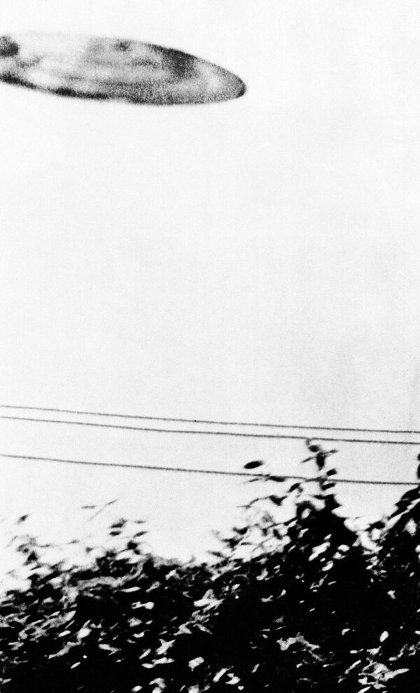 Снимок, сделанный 15-летним Майклом Сэвиджем 24 июля 1956 года в Сан-Бернардино, Калифорния - Sputnik Кыргызстан