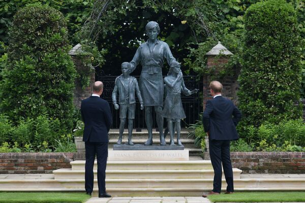 Открытие памятника принцессе Диане в Лондоне - Sputnik Кыргызстан