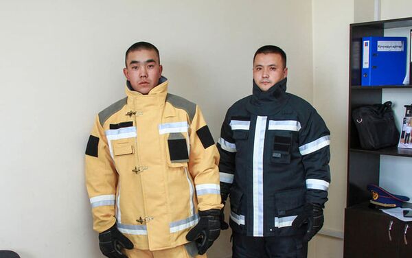 Өзгөчө кырдаалдар министрлиги өздүк курамды өрт маалында кие турчу кийимдер менен камсыз кылууну карап жатат - Sputnik Кыргызстан