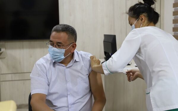  Для вакцинации личного состава органов внутренних дел созданы все условия - Sputnik Кыргызстан