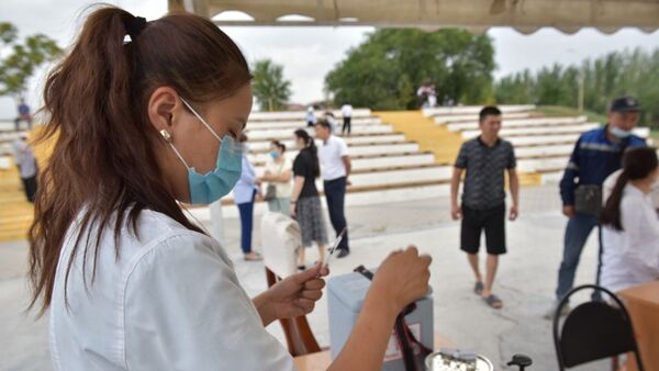 Открытие временных прививочных пунктов от коронавирусной инфекции в Бишкеке - Sputnik Кыргызстан