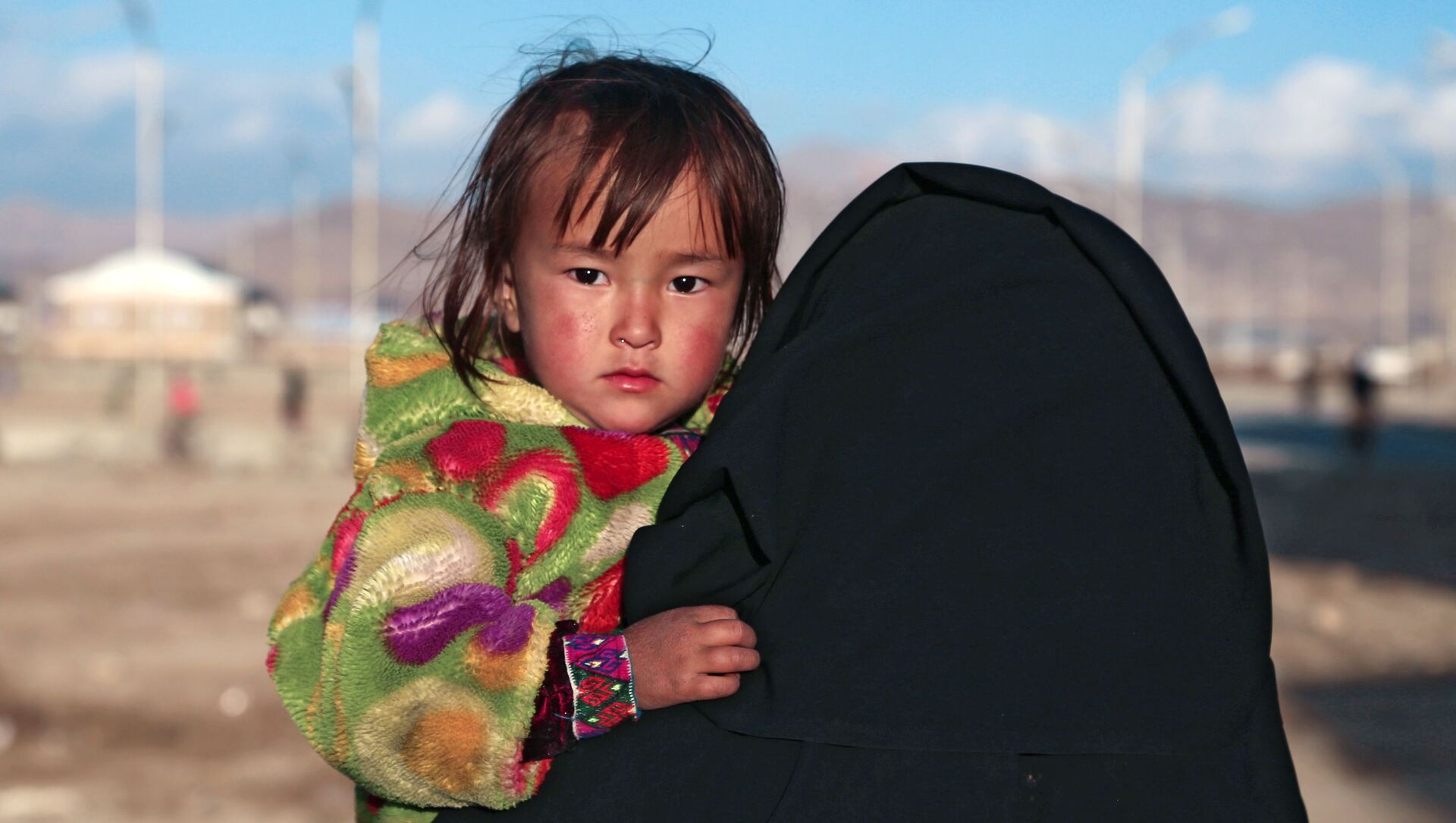 Беженцы из провинции Газни в Афганистане - Sputnik Кыргызстан, 1920, 04.12.2021