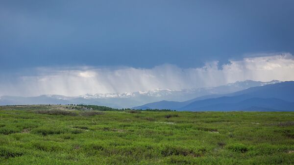 Дождливая погода в горах. Архивное фото  - Sputnik Кыргызстан