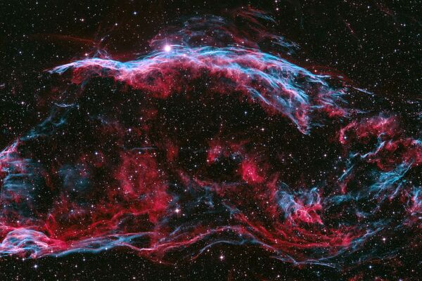 Снимок Bicolour Veil Nebula венгерского фотографа Péter Feltóti, попавший в шортлист конкурса Royal Observatory’s Astronomy Photographer of the Year 13 - Sputnik Кыргызстан
