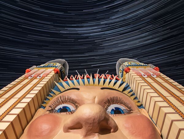 Снимок Luna Park  австралийского фотографа Ed Hurst , попавший в шортлист конкурса Royal Observatory’s Astronomy Photographer of the Year 13 - Sputnik Кыргызстан