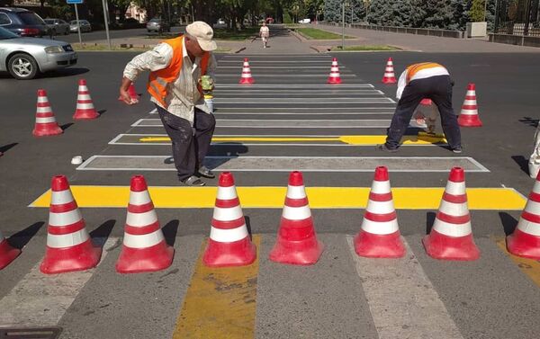 В Бишкеке провели ямочный ремонт на перекрестках, где установлены камеры Безопасного города - Sputnik Кыргызстан