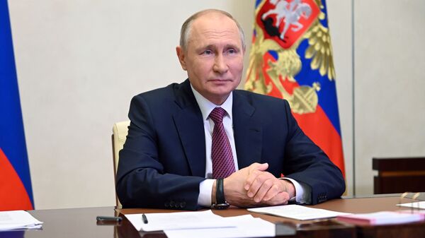 Президент РФ В. Путин провел встречу с финалистами конкурса Большая перемена - Sputnik Кыргызстан