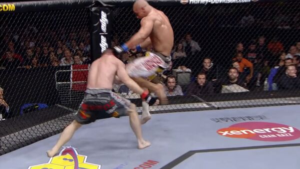 UFC тизелеп эстен тандыра тепкен нокауттарды топтоду. Видео - Sputnik Кыргызстан